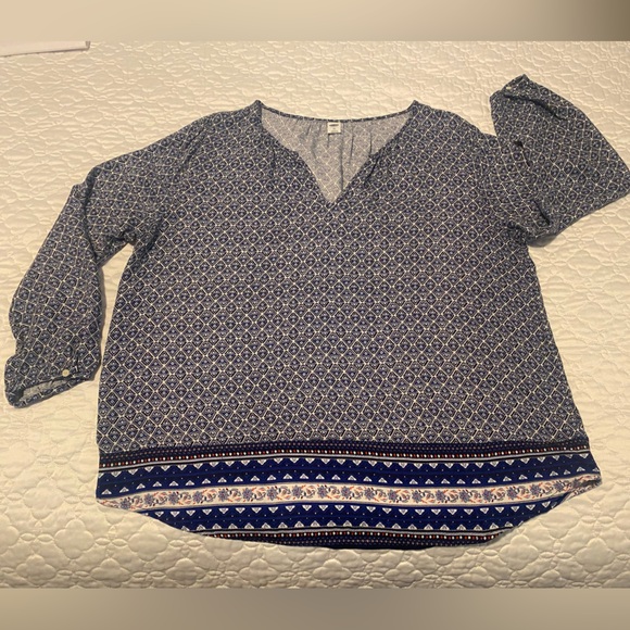Old Navy V-neck Boho top in XL. Loose fitting and in Good condition. - Picture 1 of 9